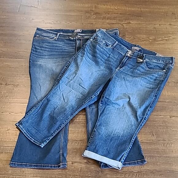 NWT TORRID Crop Jegging Luxe Slim Bootcut Jeans Bundle  26 - Picture 1 of 16